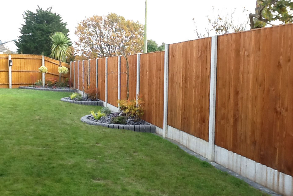 Fencing-Repair-Replacement-Garden-Maintenance-Landscaping-Sunshine-Gardens-Christchurch-Dorset-1